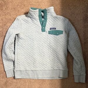 Patagonia Quilted Pullover in Gray with Teal Accents